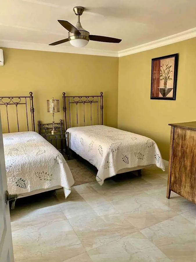 Villa Bella Vista Kingston 0*,
